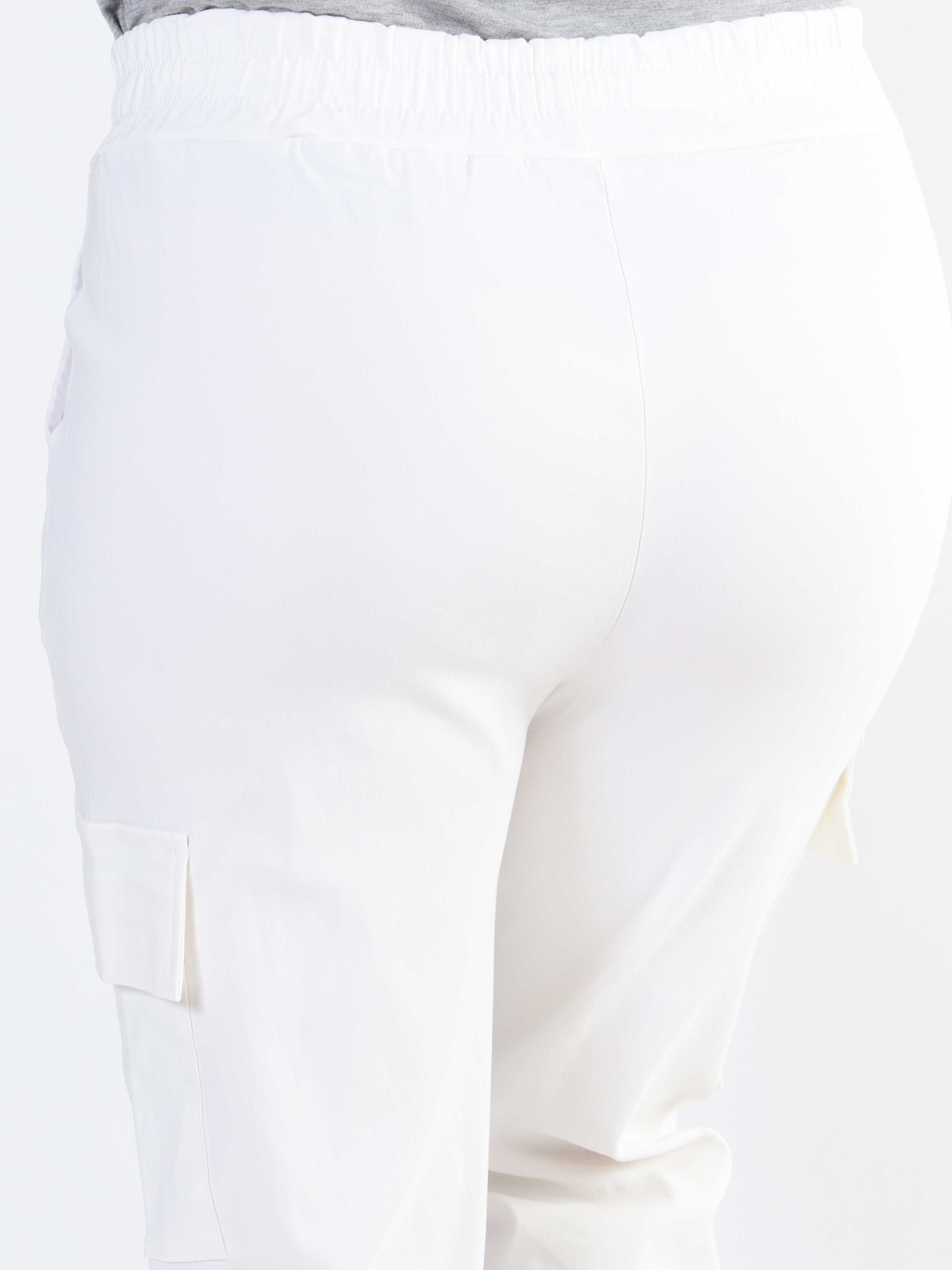 Denise Cargo - Fede bukser med lommer på siderne og elastikkant i livet